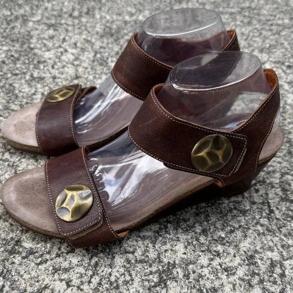 Taos Women's Carousel 3 Tan Leather Wedge Sandals Size 41 US 10 Comfort Casual - Picture 3 of 13